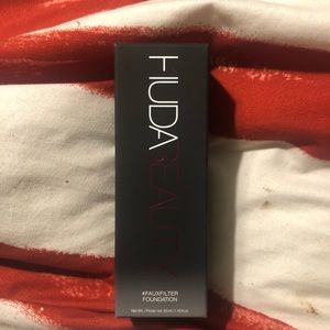 Huda Beauty Faux Filter Foundation